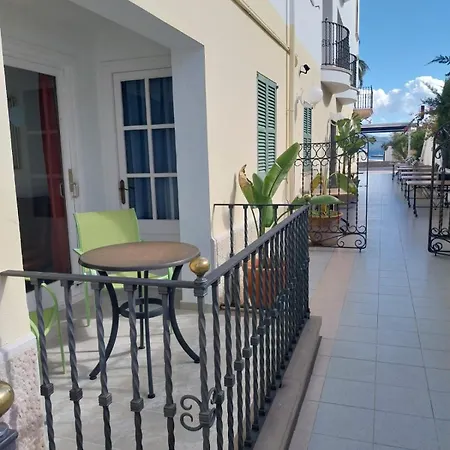 Apartamentos Torre Playa Port de Pollença Buitenkant foto